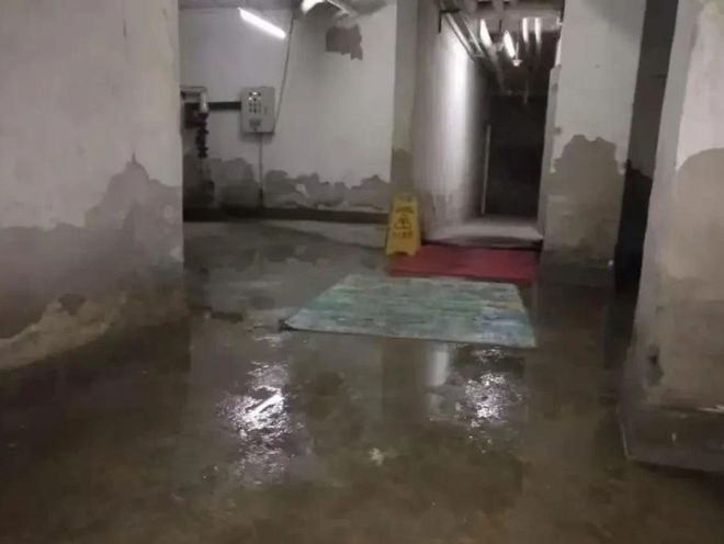 武漢某辦公樓地下車庫穿墻套管滲漏水防水堵漏施工案例